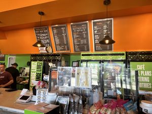 Indoor restaurant  at Clean Eatz in Glendale