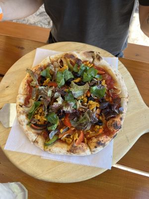 Pizza vegana  at Valle Escondido in Monteverde
