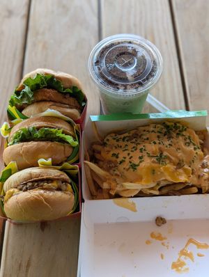 Burgers, Fries and a Milkshake at Plantees in Orlando