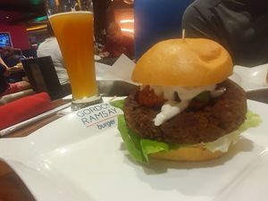 VIVA VEGAN BURGER:
Spiced plant-based patty, vegan bun, roasted tomatoes, butter lettuce, avocado, eggless garlic mayo at Gordon Ramsay Burger in Las Vegas