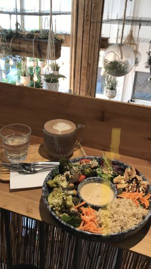 Vegan bowl and vegan hot chocolate  at Hanging Out Café in Hamburg