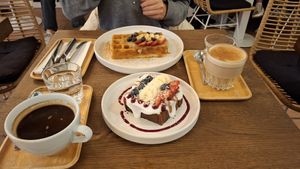  at Hanging Out Café in Hamburg