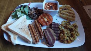 Full vegan breakfast at Frogmoon in Aberdeen
