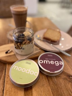 Breakfast with coconut yoghurt   at Kefi Café in Javea