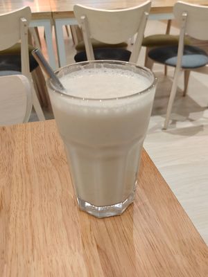 香蕉核果奶昔 at Muyue Vegetables in New Taipei City