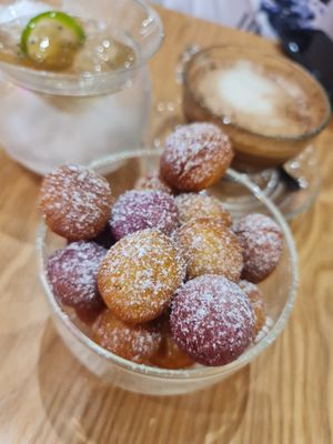 Taiwanese Sweet Potato Balls ~ 11/8/22 at Lotus Café 蓮心食坊 - Hougang in Northeast Singapore