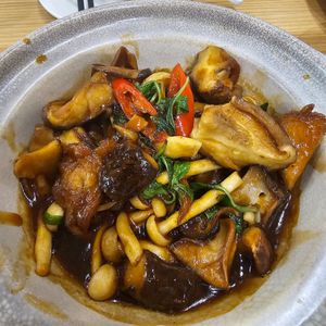 Trio mushroom claypot at Lotus Café 蓮心食坊 - Hougang in Northeast Singapore