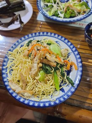 Fried crispy noodles which were cold at Thanh Lieu in Hue