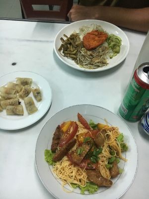 Chicken noodle spring roll and boiled rice with veggie at Thanh Lieu in Hue