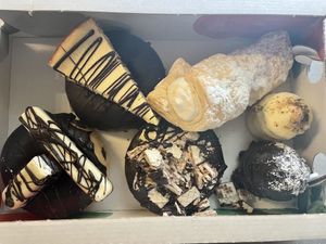 Donuts, Schaumrollen und Lupiküsse 😍  at Lupikuss in Wiesloch