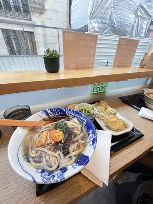 Hot udon and tempura   at Kamakiri Hakata Udon in Paris