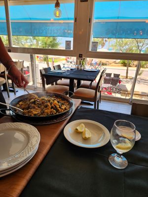 Vegan paella for two at Sa Barca in Mallorca