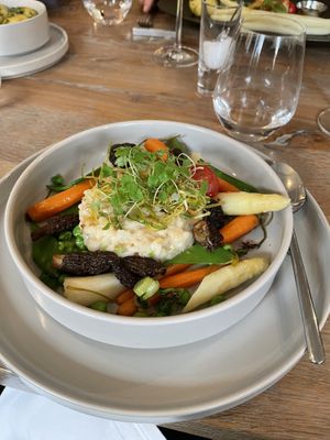 Zuckerschoten-Erbsen-Risotto, Morcheln
sautierte Bondkartoffeln, Spargel & Pinien  at Zum Lamm in Muggensturm