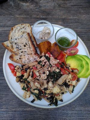 Scrambled tofu plate at Good Eats in Hoi An