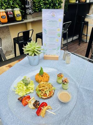 Notre assiette découverte  at La Cantine du Cru in Marseille