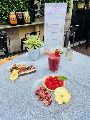 Nos desserts végétaux   at La Cantine du Cru in Marseille