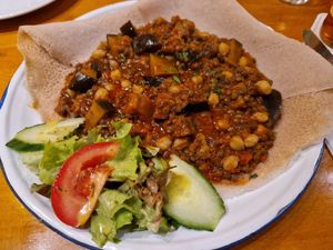 Linsen mit Aubergine und Kichererbsen at Ebony in Stuttgart