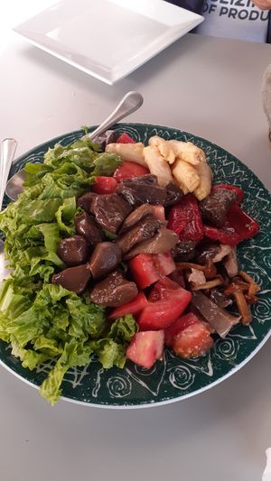 Ensalada templada de Boletus at Negresco in Bilbao