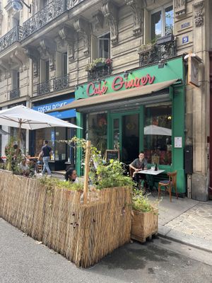 Belle terrasse 🔥 at Cafe Ginger in Paris
