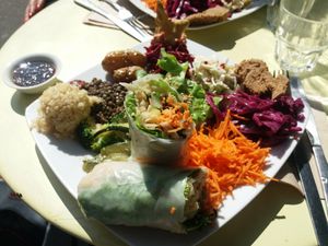 Summer role lunch menu at Cafe Ginger in Paris