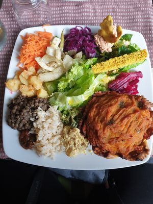 Assiette du jour avec tourte potimarron et champignons at Cafe Ginger in Paris