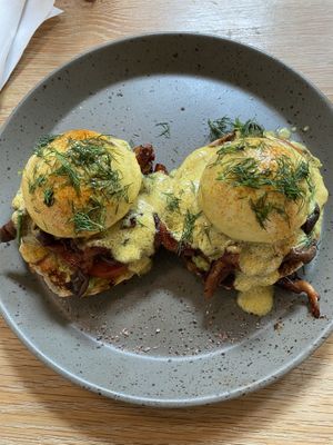 Vegan benedict for vegan restaurant week 2024   at Banter in Bellingham