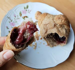 vegan croissant with raspberry elderberry filling - inside #Veganuary at Croissanterie in Berlin