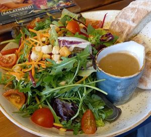 gartensalat 13€ at Peter Pane in Oberhausen