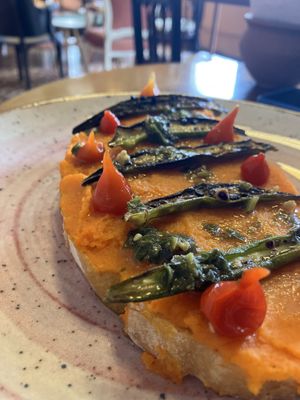 Pumpkin and okra toast  at O Único Lugar do Mundo - Casa Café in Ouro Preto