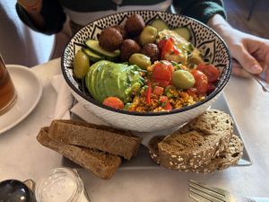 Vegane Falaffelbowl at Linda's Café & Bakery in Frankfurt