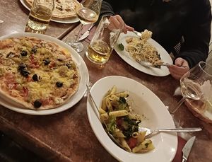 Pizza Vegetale Vegan und die Penne mit Brokkoli & Spinat ohne Schafskäse at Et Da Vinci Cochem in Cochem