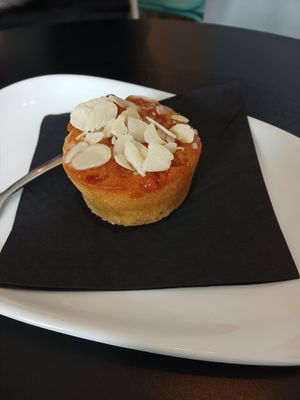 Cake (Bakewell?) at Kaph in Dublin