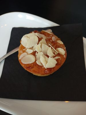 Cake (Bakewell?) at Kaph in Dublin