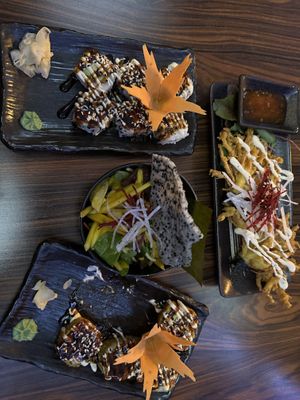 Sushi und Mango-Salat  at Buddha Kitchen in Hamburg