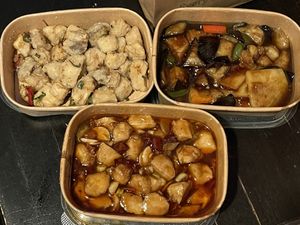 🇨🇳 🥡 CHINESE TAKEAWAY TONIGHT 🥡 🇨🇳

Check last pic to see the full list of what I ordered 🖊🗒🖊  at Tofu Vegan - Golders Green in North West London