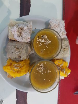 buns & spreads at Naturaleza Sabia in Buenos Aires