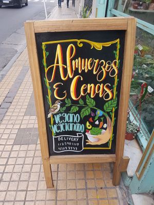 Street sign at Naturaleza Sabia in Buenos Aires