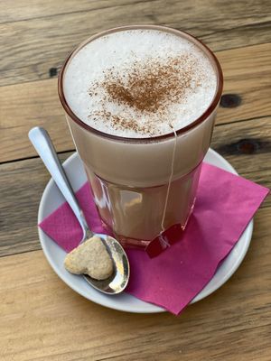 Chai latte at Falscher Hase in Dresden