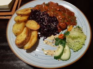 Seitangulasch mit sehr leckeren Bratkartoffeln at Falscher Hase in Dresden