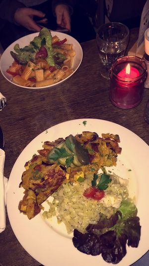 Bauernfrühstück mit Krautsalat und Tagespasta at Falscher Hase in Dresden