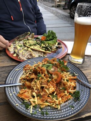 Onze maaitijd  at Falscher Hase in Dresden