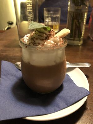 Vegan chocolate mousse at Falscher Hase in Dresden