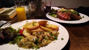 Geschnetzeltes at Falscher Hase in Dresden