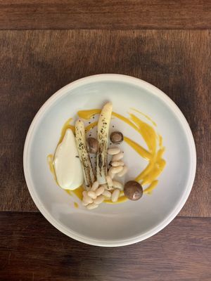 Asparagus at Marits Eetkamer in Amsterdam