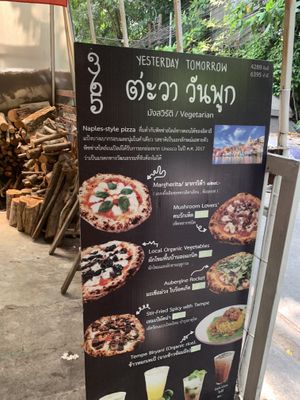 Pizza with vegan cheese option  at Yesterday Tomorrow 365 - ต่ะวาวันพูก in Bangkok