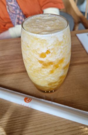 Bubble tea with peach and mango at Re Nao in Galway