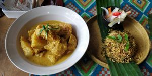 Pineapple vegetable curry + rice at Pegaga in Langkawi