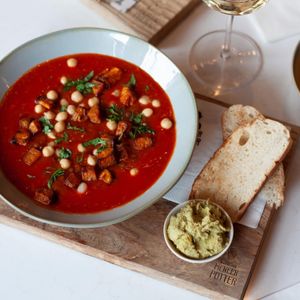 Vegan harira soup with bread at Meneer Potter in Utrecht