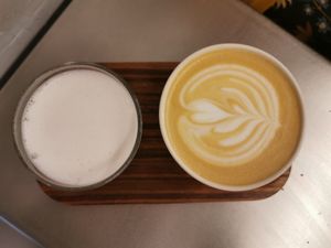 Oatmilk and cappuccino at Acid Bakehouse in Madrid