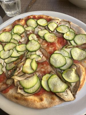Vegetarian pizza with no cheese and no mushroom   at Lo Spuntino in San Gimignano